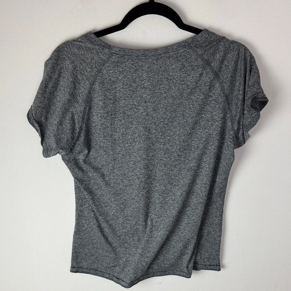 The North Face Tee Shirt - Women's Large - Picture 4 of 4